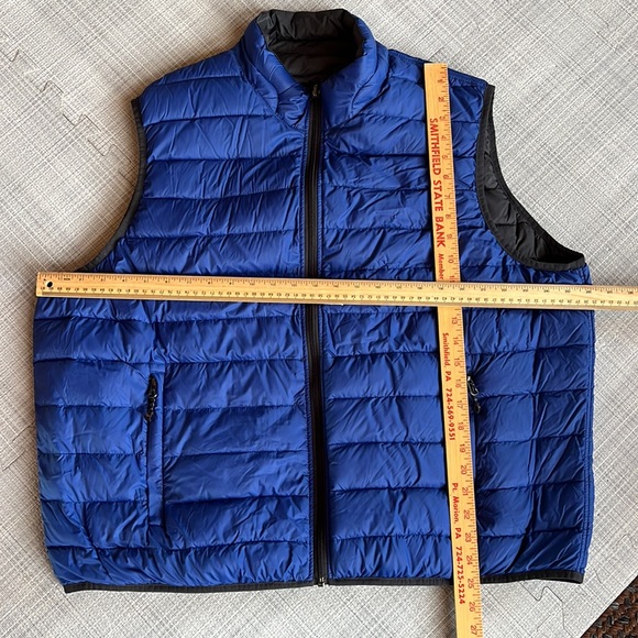 Packable Hawke & Co down filled vest reversible - Picture 2 of 7